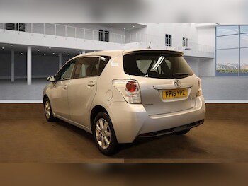 Used Toyota Verso 2015 for sale - 75687368: Photo