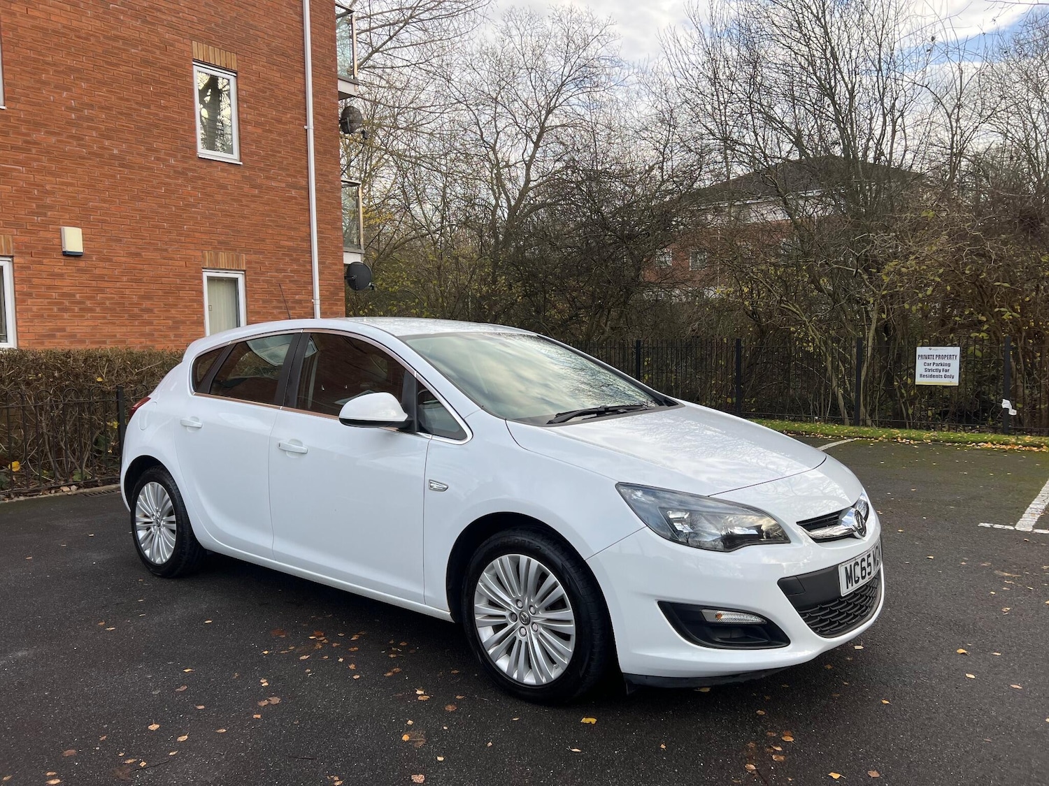 Used Vauxhall Astra 2015 for sale - 77145439: Photo 1