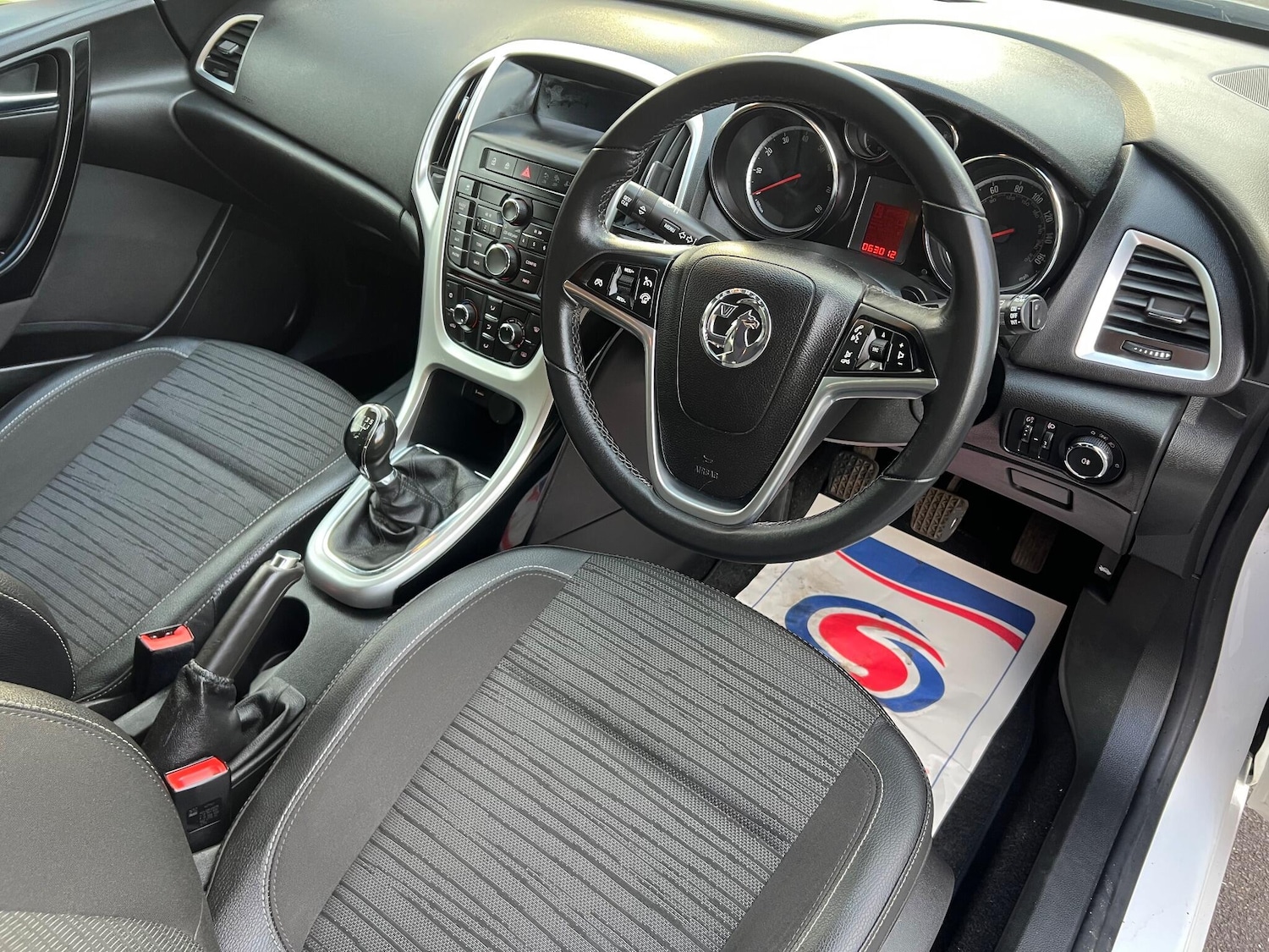 Used Vauxhall Astra 2015 for sale - 77145439: Photo 10