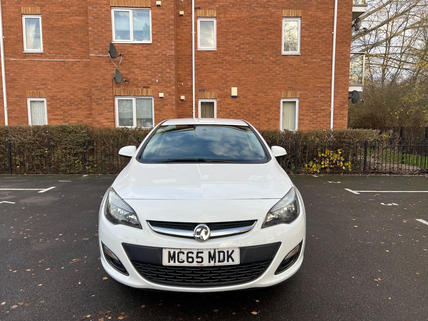 Used Vauxhall Astra 2015 for sale - 77145439: Photo 2