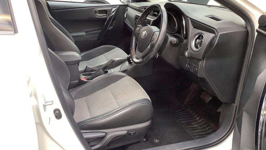 Used Toyota Auris 2017 for sale - 76137458: Photo 9
