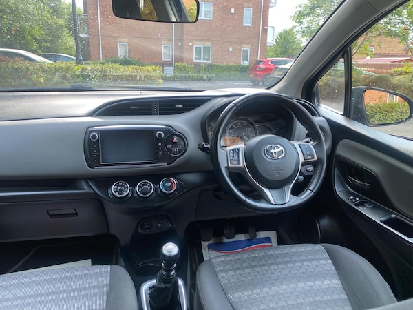 Used Toyota Yaris 2017 for sale - 75740994: Photo 12