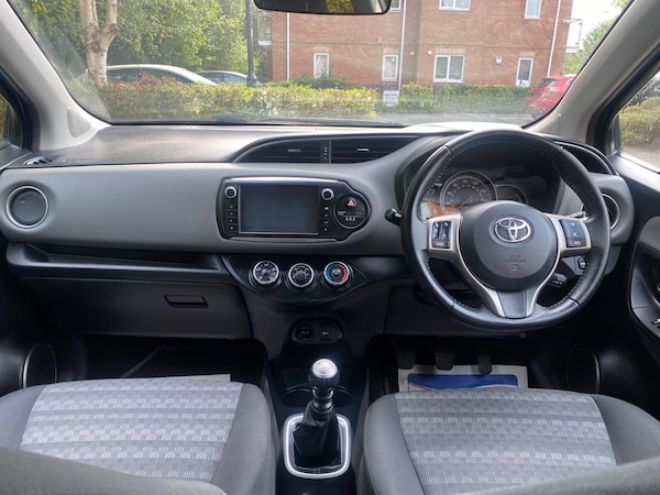 Used Toyota Yaris 2017 for sale - 75740994: Photo 13