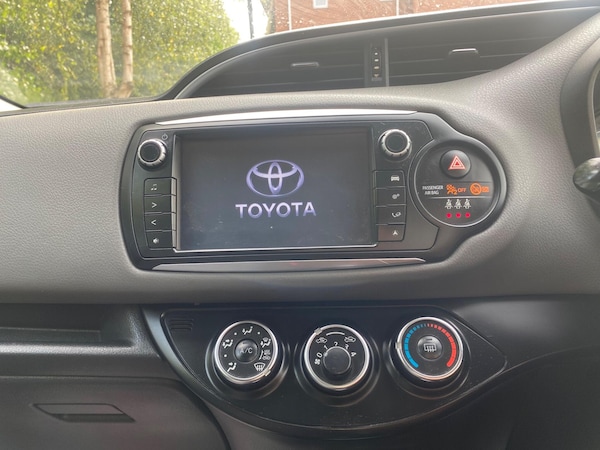 Used Toyota Yaris 2017 for sale - 75740994: Photo 15