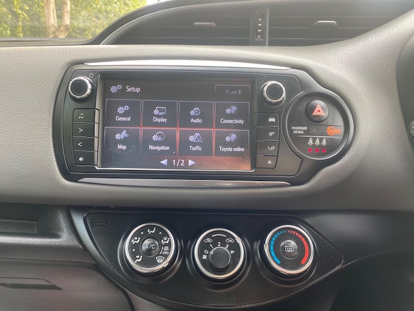 Used Toyota Yaris 2017 for sale - 75740994: Photo 19