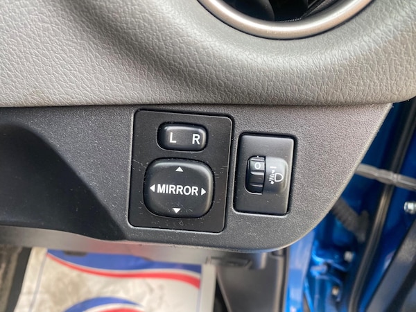 Used Toyota Yaris 2017 for sale - 75740994: Photo 23