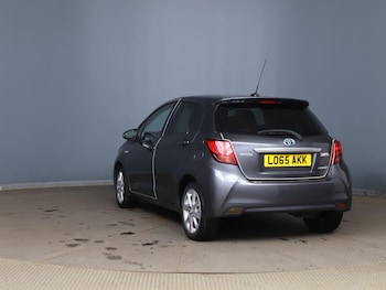 Used Toyota Yaris 2015 for sale - 78624057: Photo