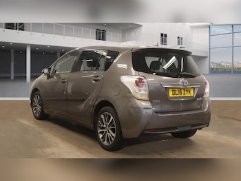 Used Toyota Verso 2016 for sale - 75646901: Photo
