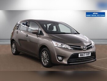 Used Toyota Verso 2017 for sale - 79621098: Photo