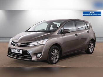 Used Toyota Verso 2017 for sale - 79621098: Photo
