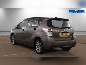 Used Toyota Verso 2017 for sale - 79621098: Photo