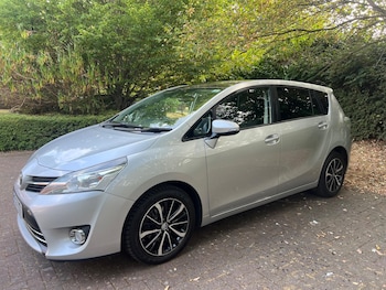 Used Toyota Verso 2017 for sale - 79532253: Photo