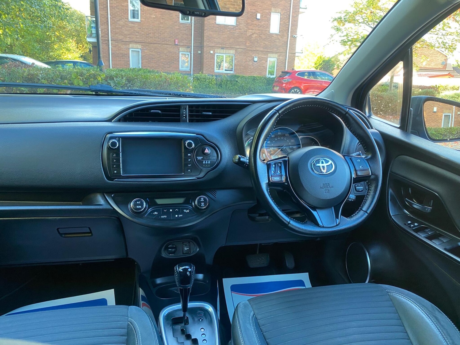 Used Toyota Yaris 2017 for sale - 77145460: Photo 11