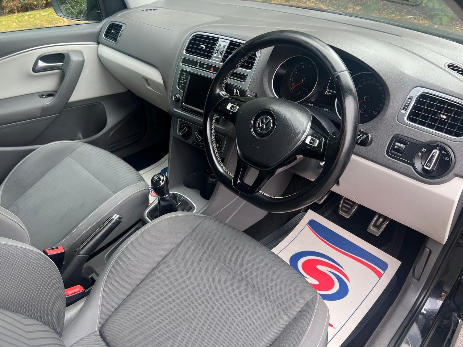 Used Volkswagen Polo 2015 for sale - 77031014: Photo 10