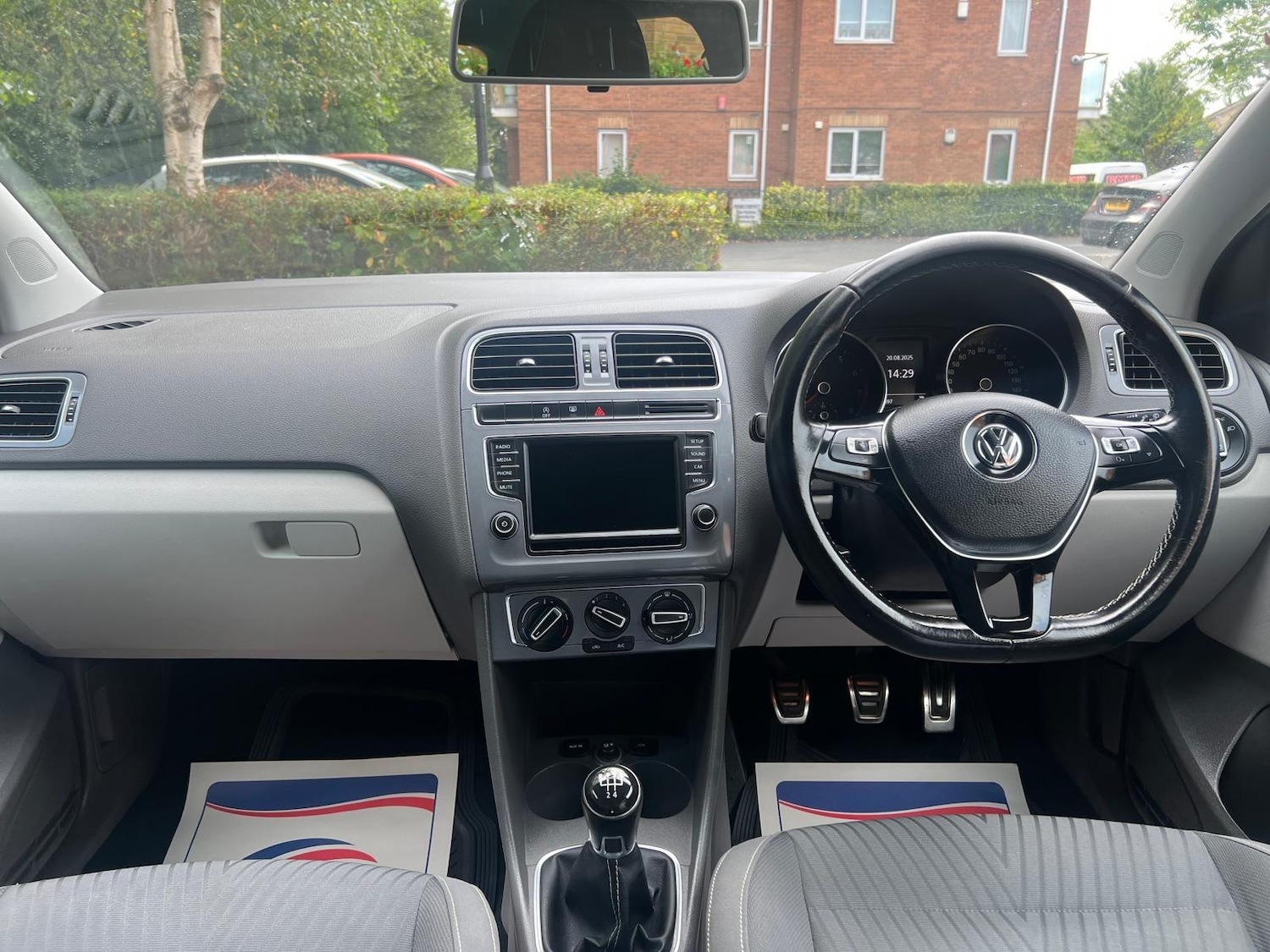 Used Volkswagen Polo 2015 for sale - 77031014: Photo 12