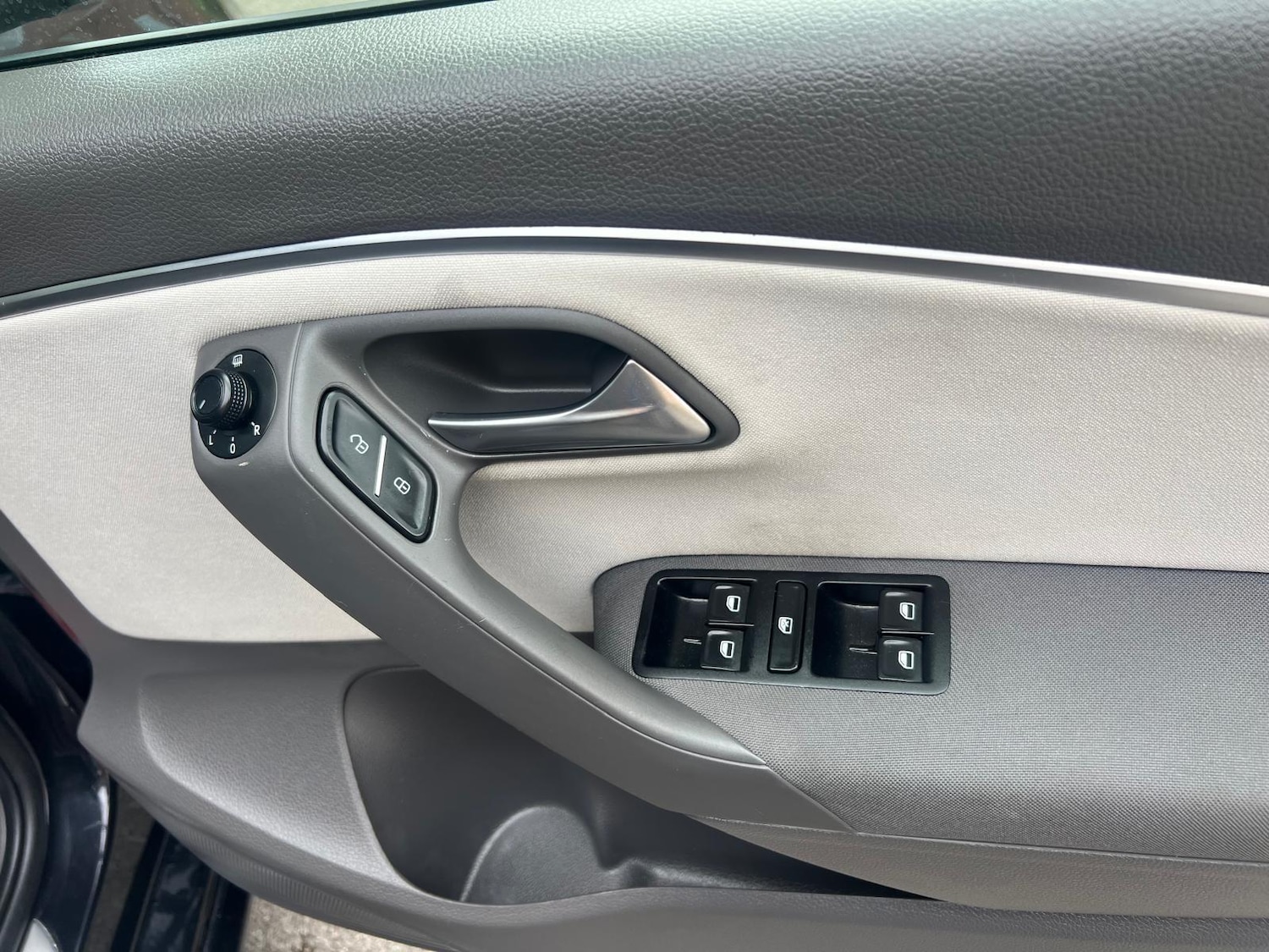 Used Volkswagen Polo 2015 for sale - 77031014: Photo 25