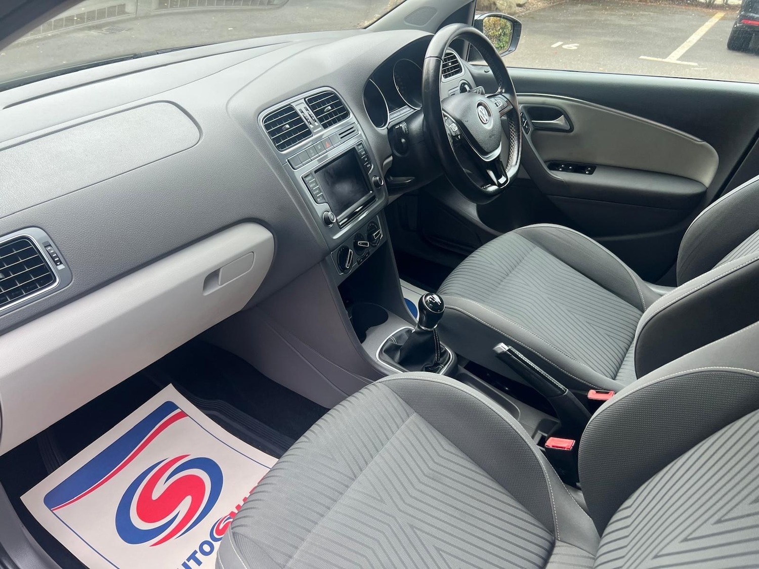 Used Volkswagen Polo 2015 for sale - 77031014: Photo 9