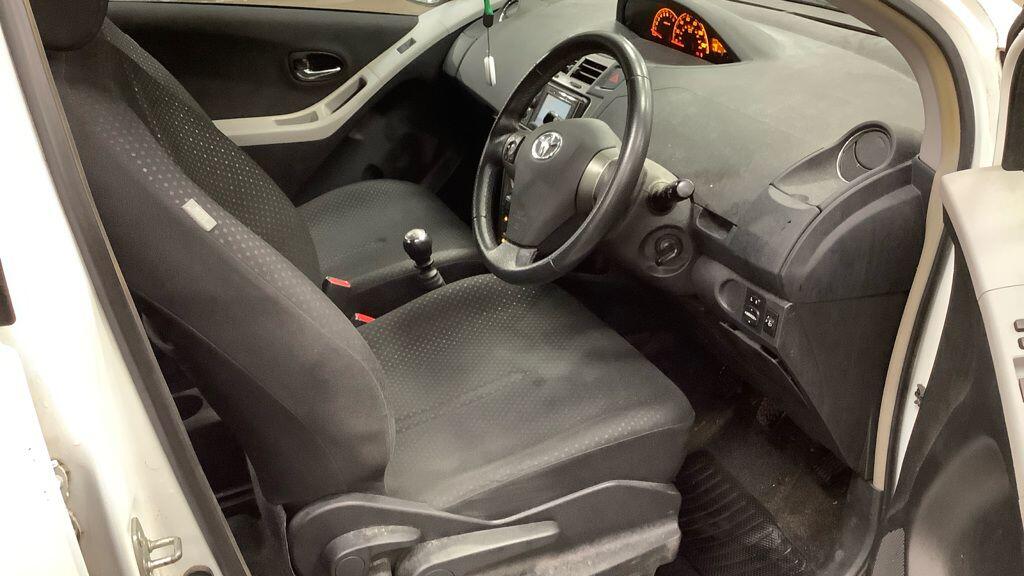 Used Toyota Yaris 2011 for sale - 77524169: Photo 14