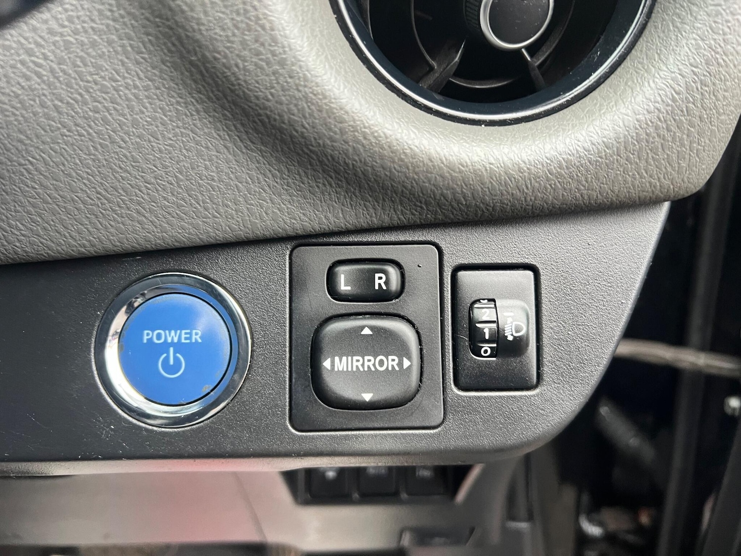 Used Toyota Yaris 2017 for sale - 77285923: Photo 26