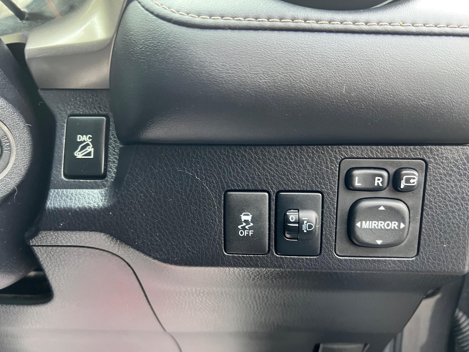 Used Toyota RAV4 2013 for sale - 77239292: Photo 24