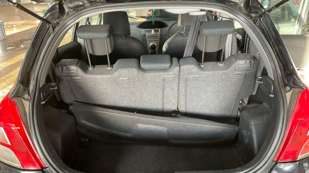 Used Toyota Yaris 2010 for sale - 77285940: Photo 15