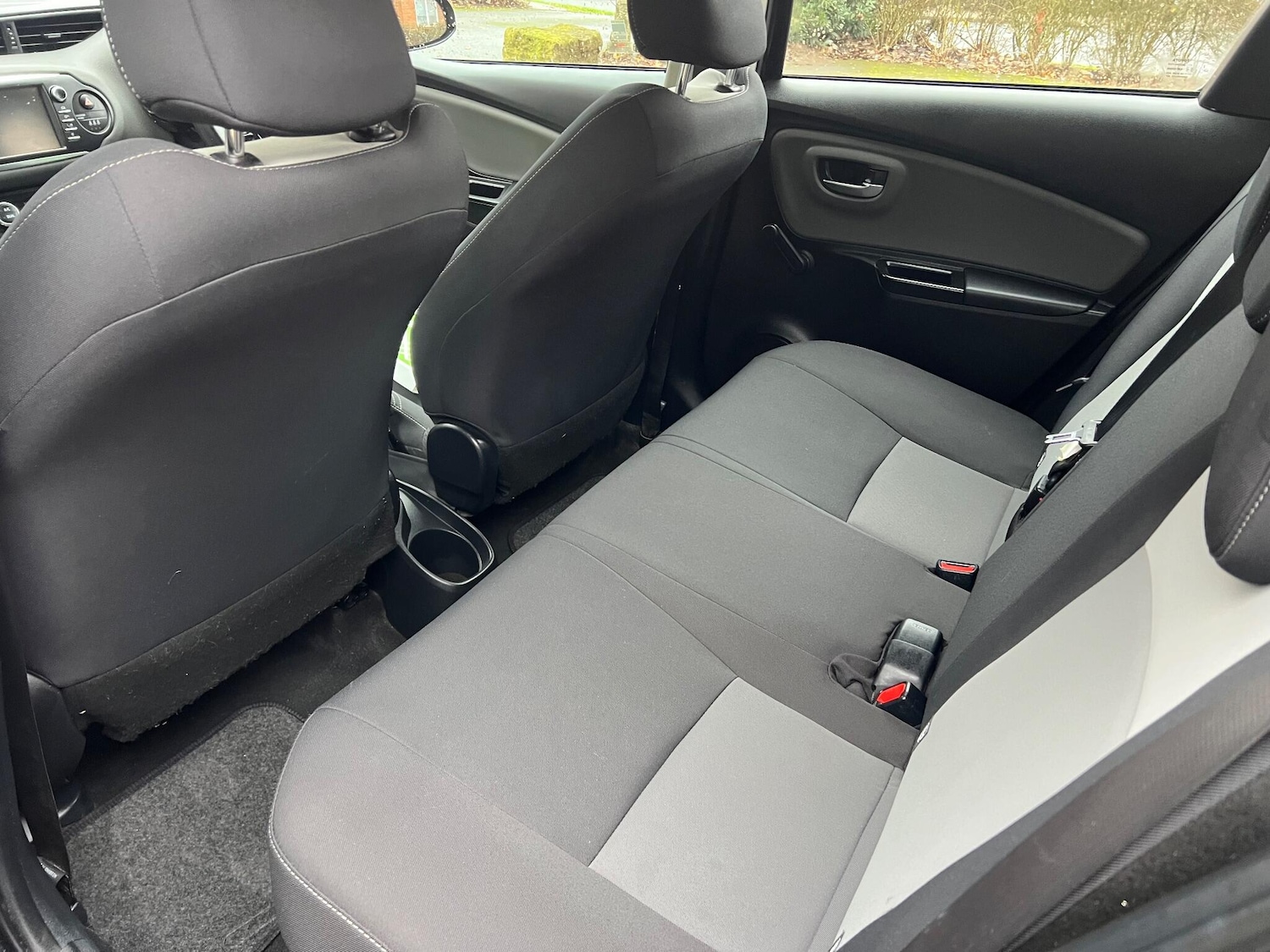 Used Toyota Yaris 2017 for sale - 77239308: Photo 27