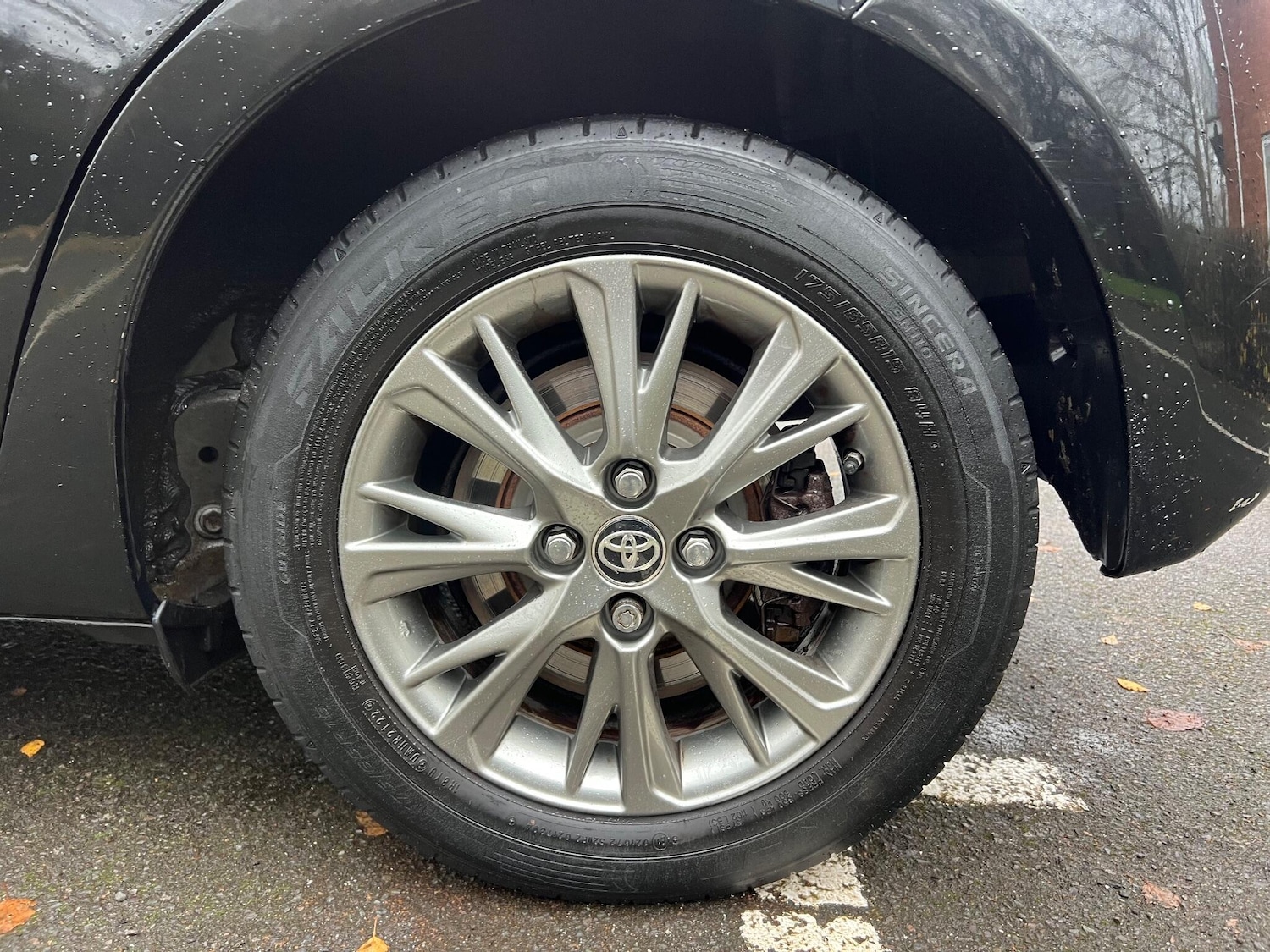 Used Toyota Yaris 2017 for sale - 77239308: Photo 33