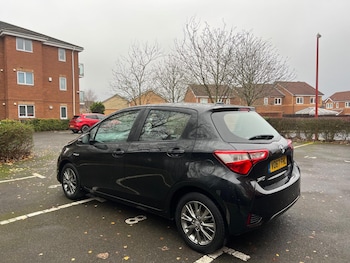 Used Toyota Yaris 2017 for sale - 77239308: Photo