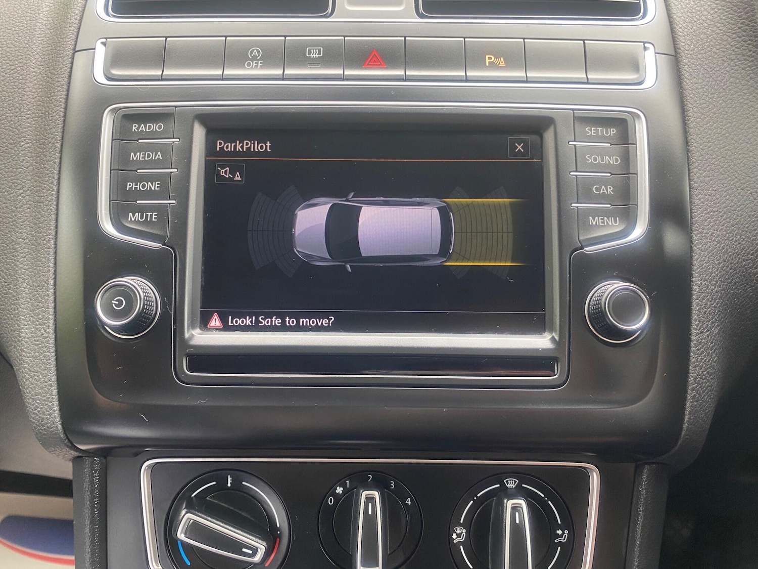 Used Volkswagen Polo 2015 for sale - 76239363: Photo 18