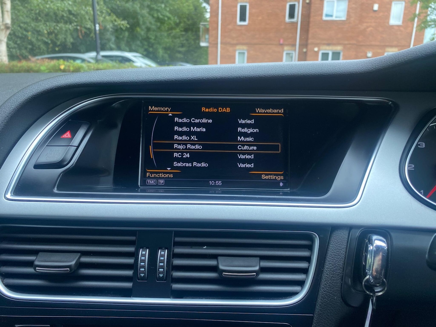 Used Audi A4 Avant 2015 for sale - 75720798: Photo 15
