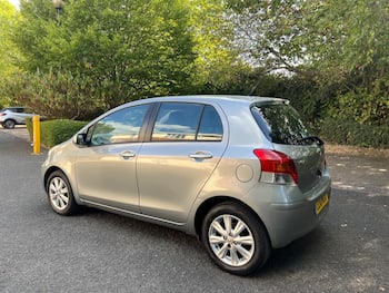 Used Toyota Yaris 2010 for sale - 79808359: Photo