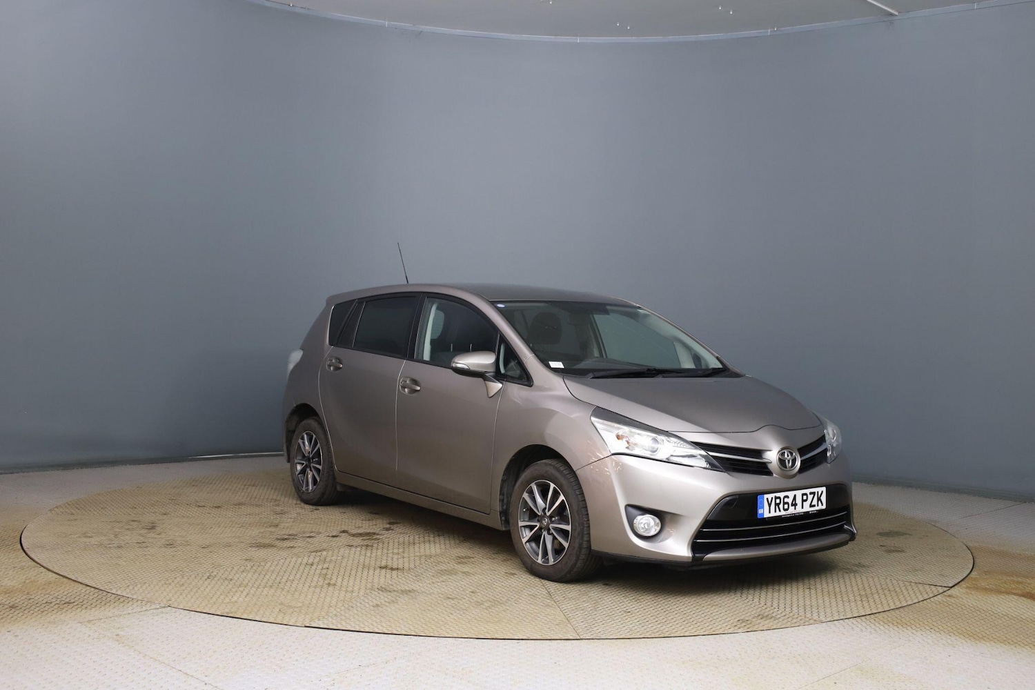 Used Toyota Verso 2014 for sale - 77840019: Photo 2