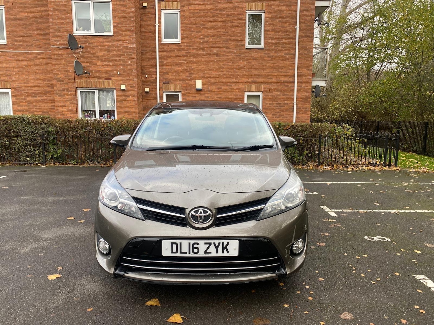 Used Toyota Verso 2016 for sale - 77031023: Photo 2