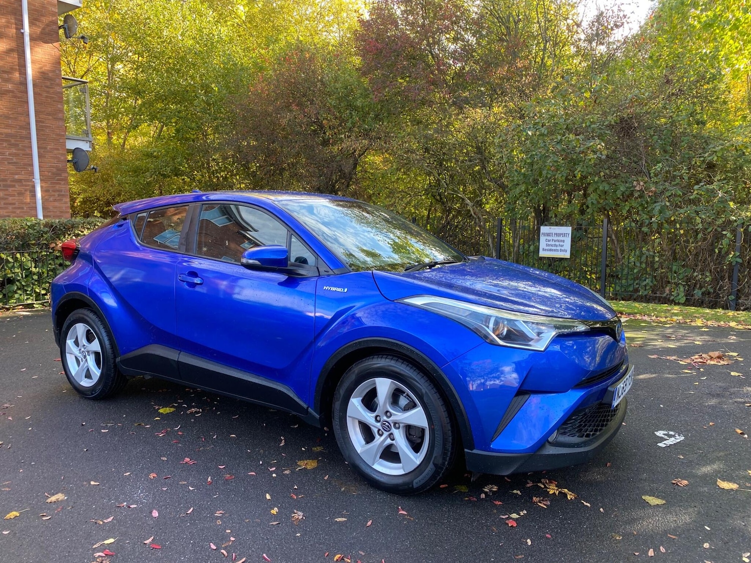 Used Toyota C-HR 2019 for sale - 76284017: Photo 1