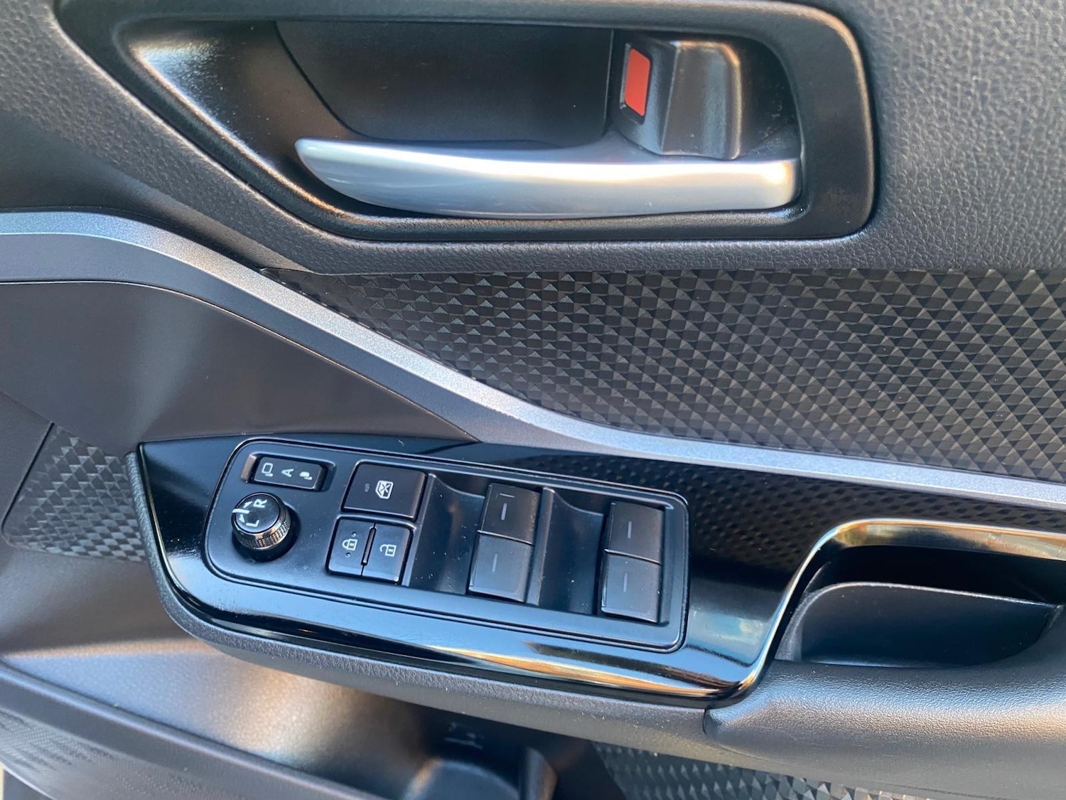 Used Toyota C-HR 2021 for sale - 77285910: Photo 28