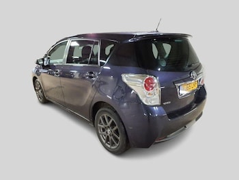 Used Toyota Verso 2015 for sale - 77926227: Photo