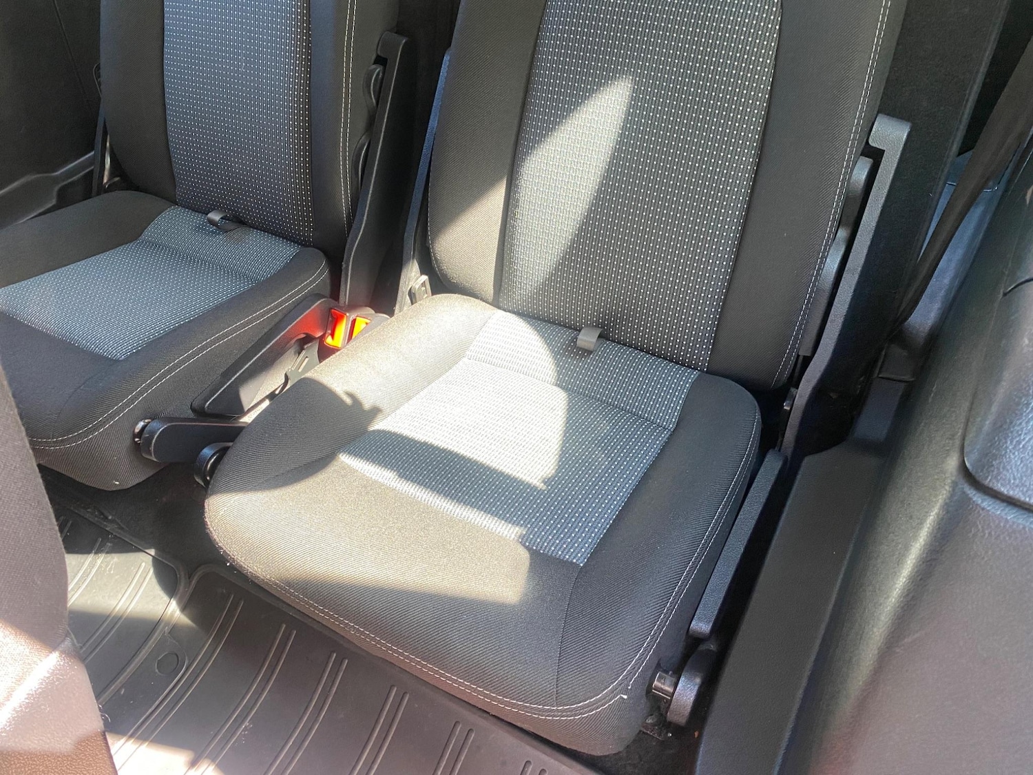 Used Ford S-Max 2013 for sale - 77031033: Photo 22