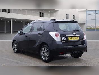 Used Toyota Verso 2014 for sale - 77031042: Photo