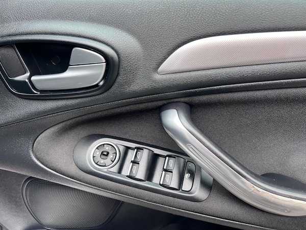 Used Ford Galaxy 2012 for sale - 75401312: Photo 19