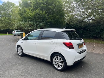 Used Toyota Yaris 2015 for sale - 79808366: Photo