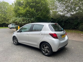 Used Toyota Yaris 2015 for sale - 79808320: Photo