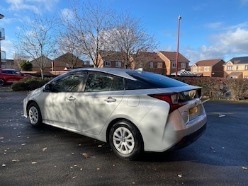 Used Toyota Prius 2021 for sale - 76667250: Photo