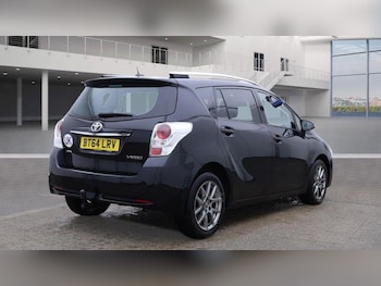 Used Toyota Verso 2014 for sale - 77009920: Photo