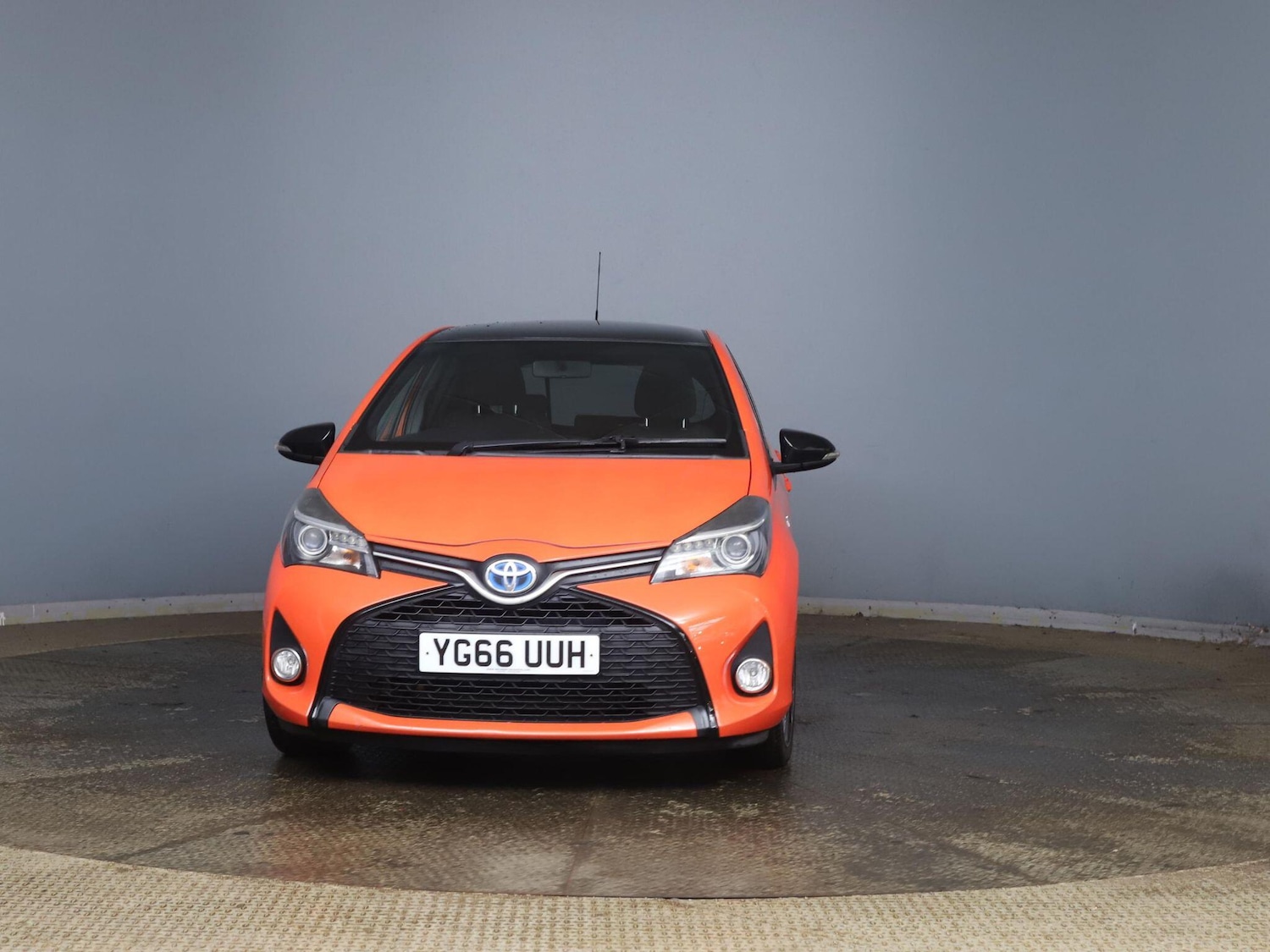 Used Toyota Yaris 2016 for sale - 77031003: Photo 2