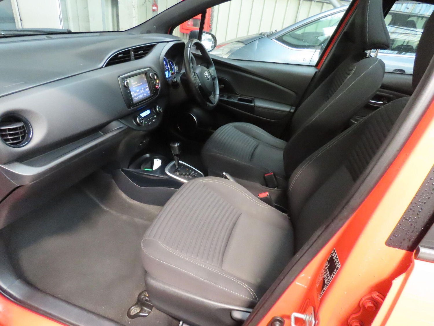 Used Toyota Yaris 2016 for sale - 77031003: Photo 8