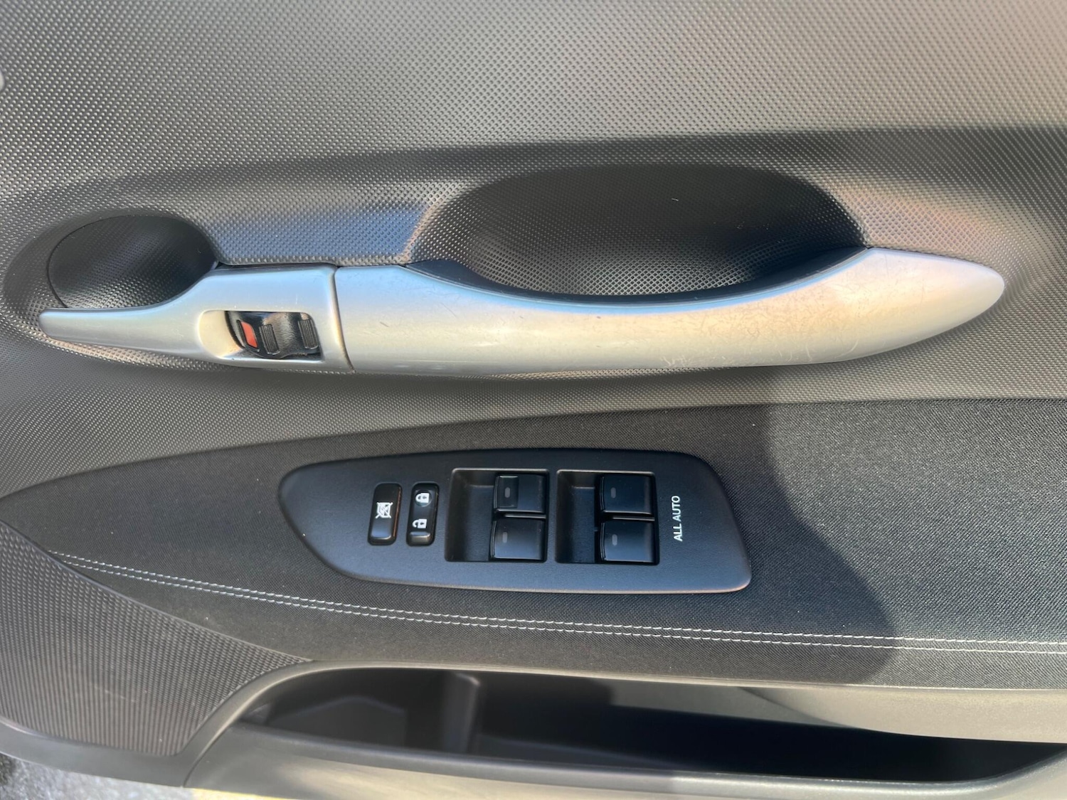 Used Toyota Auris 2011 for sale - 78220706: Photo 19