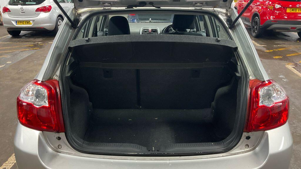 Used Toyota Auris 2011 for sale - 77576012: Photo 8