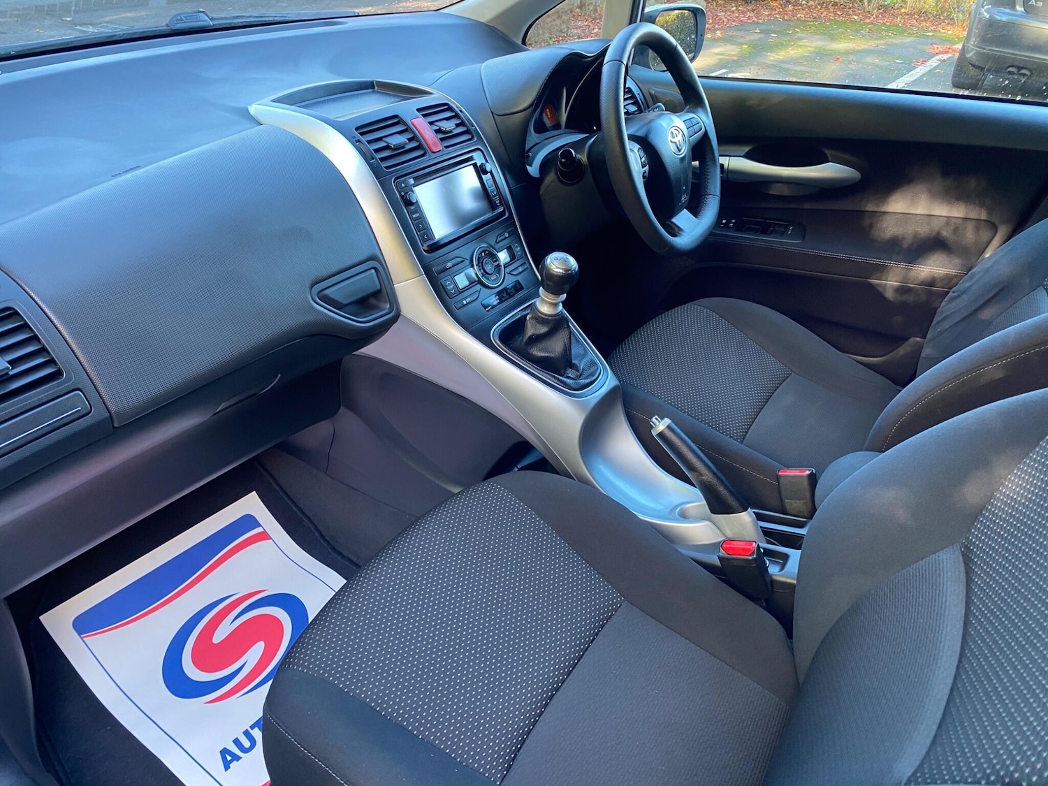 Used Toyota Auris 2012 for sale - 77239281: Photo 9