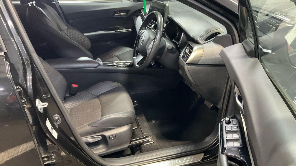 Used Toyota C-HR 2022 for sale - 76561559: Photo 9