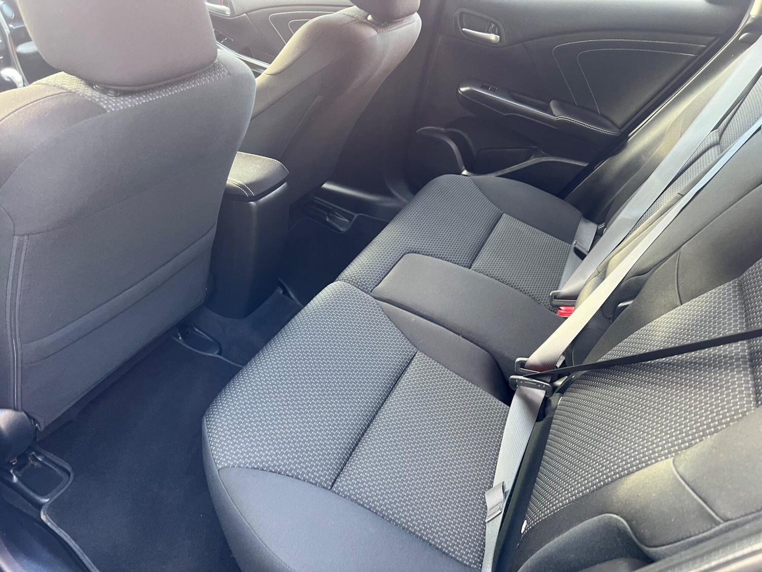 Used Honda Civic 2015 for sale - 77978911: Photo 24